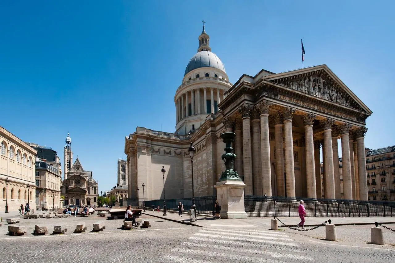 Paris Place Du Pantheon 0*,