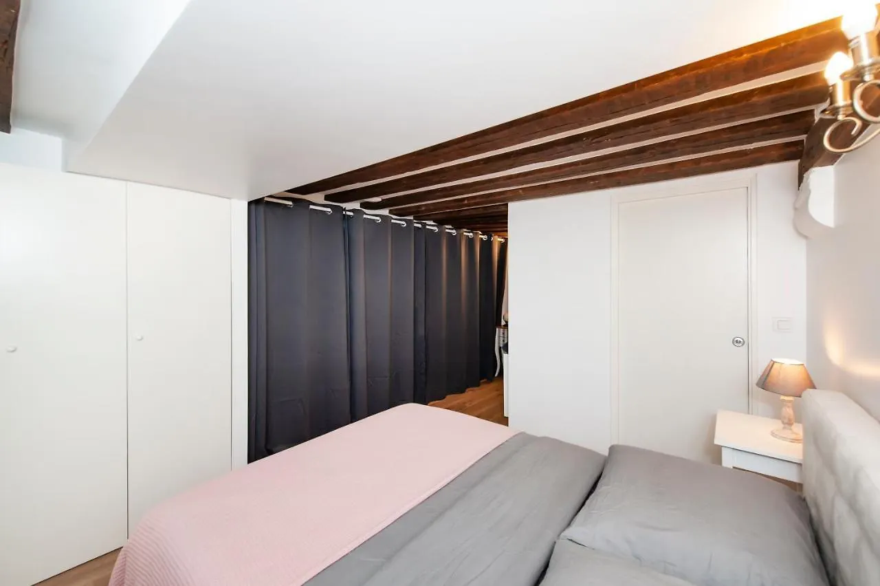 Paris Place Du Pantheon Apartment