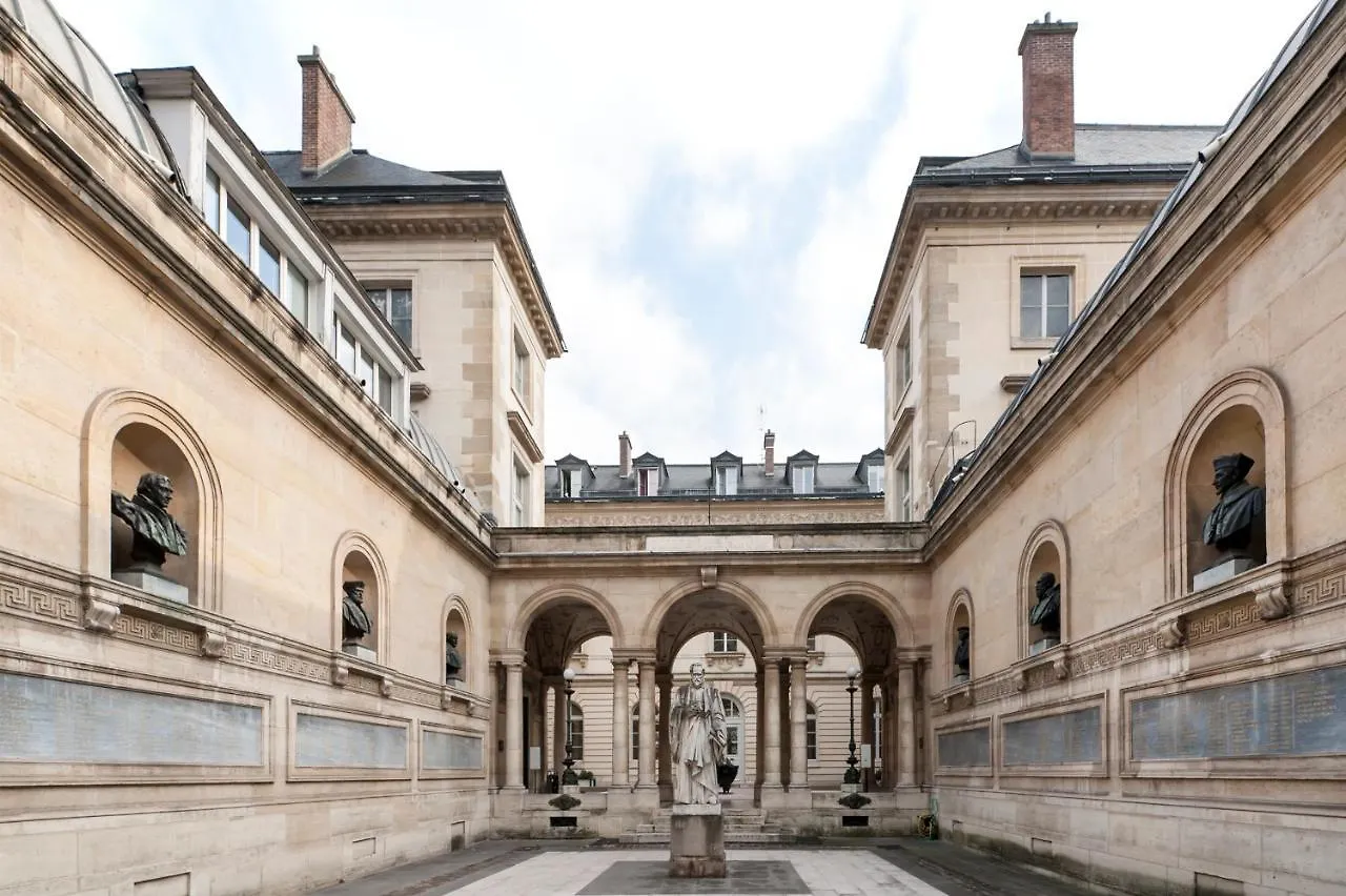 Paris Place Du Pantheon Apartment